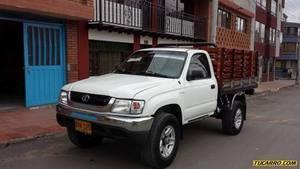 Toyota Hilux 2.4 MT 2400CC 4X4