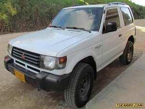 Mitsubishi Montero V11 MT 2400CC 3P