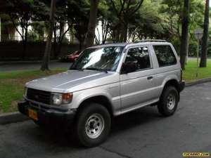 Mitsubishi Montero HARD TOP V11 MT 2400CC 3P AA