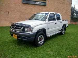 Toyota Hilux 2.4 MT 2400CC 4X4