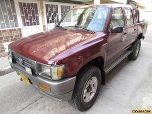 Toyota Hilux 2.0 MT 2000CC 4X4