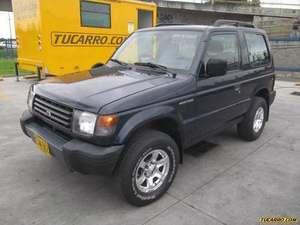 Mitsubishi Montero 2.4 MT 2400CC 3P