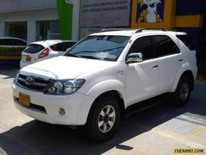 Toyota Fortuner SR5 AT 4000CC 4X4