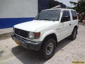 Mitsubishi Montero 2.4 MT 2400CC 3P