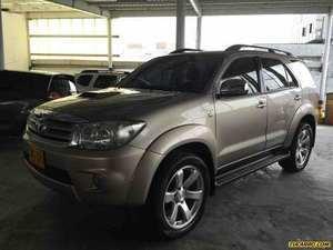 Toyota Fortuner SR5 AT 3000CC TD 4X4