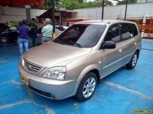 Kia Carens LX MT 2000CC