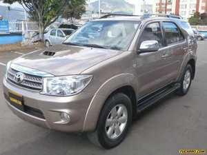 Toyota Fortuner SR5 AT 3000CC TD 4X4