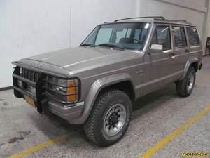 Jeep Cherokee LAREDO AT 4000CC