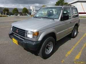 Mitsubishi Montero V11 MT 2400CC 3P