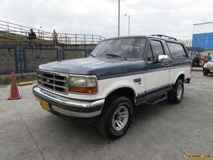 Ford Bronco XLT MT 5000CC 4X4