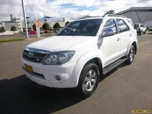 Toyota Fortuner SR5 MT 4000CC 4X4