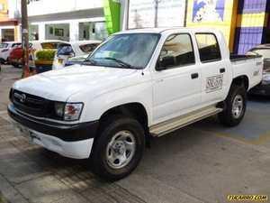 Toyota Hilux EX HI RIDER PLUS MT 2400CC 4X4 AA TC