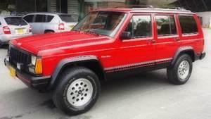 Jeep Cherokee SPORT AT 4000CC 4X2