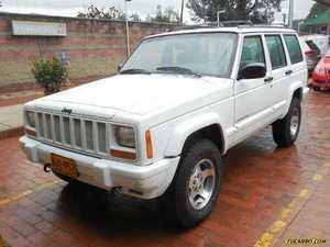 Jeep Cherokee LAREDO MT 4000CC