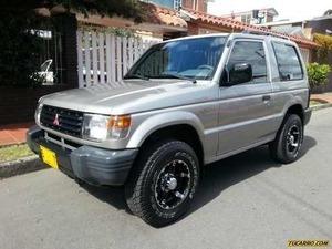 Mitsubishi Montero HARD TOP V11 MT 2400CC 3P AA