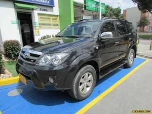 Toyota Fortuner SR5 AT 4000CC 4X4