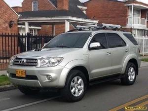 Toyota Fortuner SR5 AT 3000CC TD 4X4