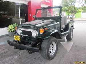 Toyota FJ FJ40