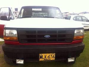 Ford Bronco XLT MT 5000CC 4X4