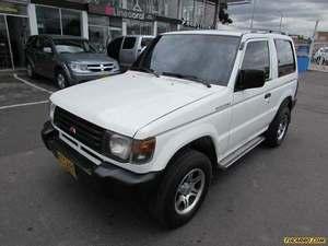 Mitsubishi Montero V11 MT 2400CC 3P AA