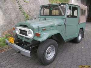 Toyota FJ 40