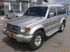 Mitsubishi Montero MULTI WAGON V6 MT 3000CC