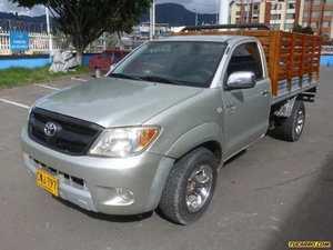 Toyota Hilux EST MT 2700CC 4X2