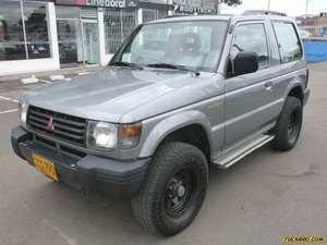 Mitsubishi Montero HARD TOP V11 MT 2400CC 3P AA