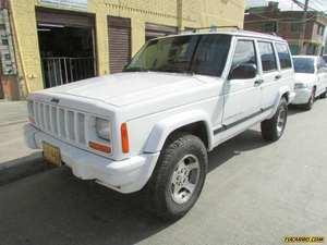 Jeep Cherokee LAREDO AT 4000CC