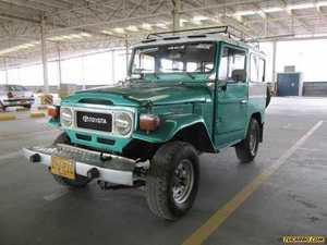 Toyota FJ 40