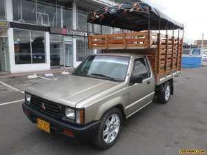 Mitsubishi L200 2.4L MT 2400CC 4X2 EST