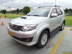 Toyota Fortuner SR5 AT 3000CC TD 4X4