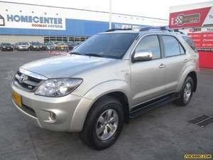 Toyota Fortuner SR5 AT 4000CC 4X4