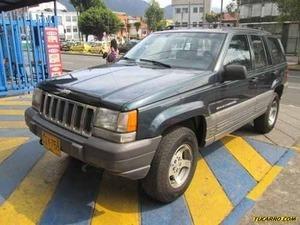 Jeep Grand Cherokee LAREDO MT 4000CC 4X4 USA