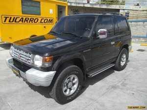 Mitsubishi Montero HARD TOP MT 3000CC 6V