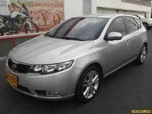 Kia Cerato Forte 1.6 HB MT 1600CC 2AB ABS