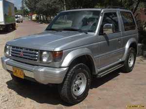 Mitsubishi Montero HARD TOP MT 3000CC 6V