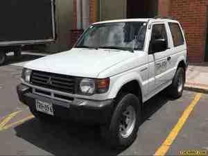 Mitsubishi Montero 2.4 MT 2400CC 3P