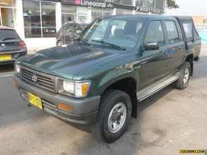 Toyota Hilux 2.4 MT 2400CC 4X4