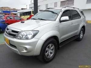 Toyota Fortuner SR5 MT 3000CC TD 4X4