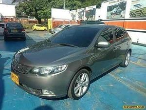 Kia Cerato Forte SX MT 1600CC AA