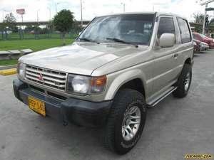 Mitsubishi Montero HARD TOP MT 3000CC 6V