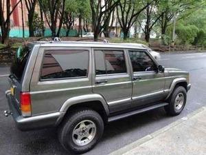 Jeep Cherokee LAREDO MT 4000CC