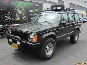 Jeep Cherokee LAREDO MT 4000CC