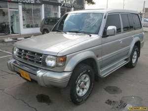 Mitsubishi Montero MULTI WAGON V6 MT 3000CC