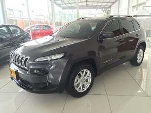 Jeep Cherokee LONGITUDE AT 3200CC