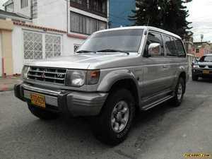 Mitsubishi Montero MULTI WAGON V6 MT 3000CC