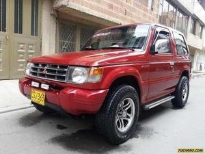 Mitsubishi Montero V13 MT 3000CC 3P