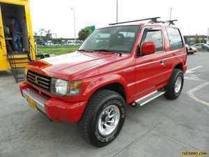 Mitsubishi Montero V11 MT 2400CC 3P AA