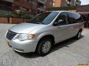 Chrysler Town & Country Station wagon